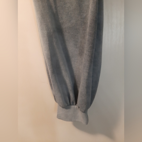 CY Fashion cold shoulder pull over shirt Size medium but fits like an XL - Picture 3 of 8